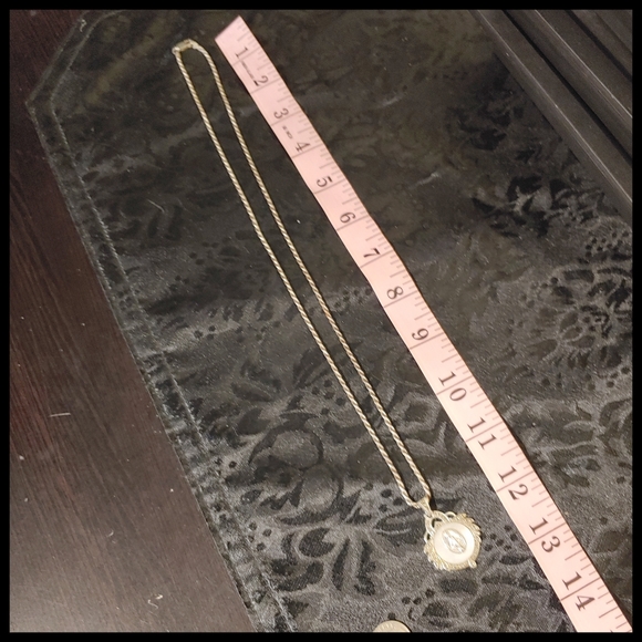 Vintage Sterling Chain w Sterling, Mother of Pearl, Marcasite Pendant of Mary - Picture 8 of 8